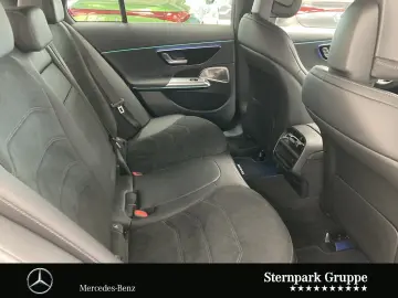 MERCEDES-BENZ E 300 e AMG Prem Superscreen Distro Me…