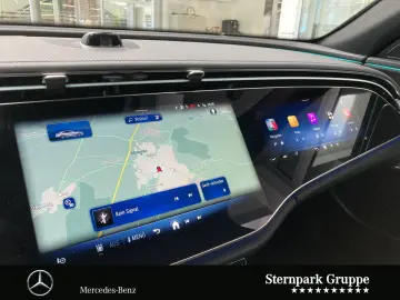 MERCEDES-BENZ E 300 e AMG Prem Superscreen Distro Me…