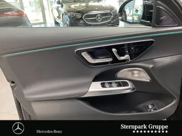 MERCEDES-BENZ E 300 e AMG Prem Superscreen Distro Me…