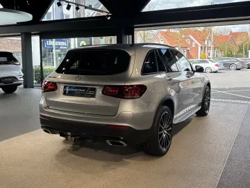 MERCEDES-BENZ GLC 300e 4M AMG-Line FAP Pano AHK Memo…