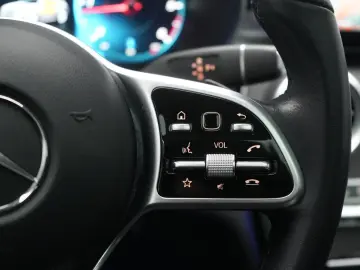 MERCEDES-BENZ GLC 220 d 4Matic 9G-Tronic Leder Temp …