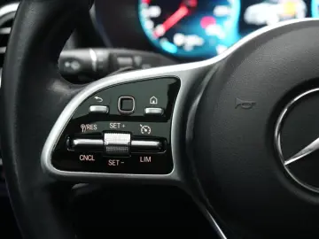 MERCEDES-BENZ GLC 220 d 4Matic 9G-Tronic Leder Temp …