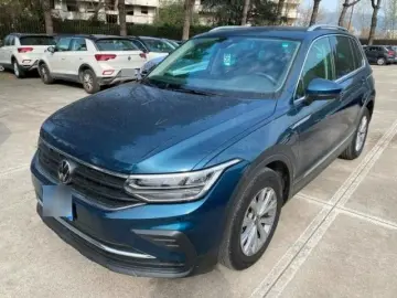 VW Tiguan Life 2.0 TDI SCR LED ACC PDC