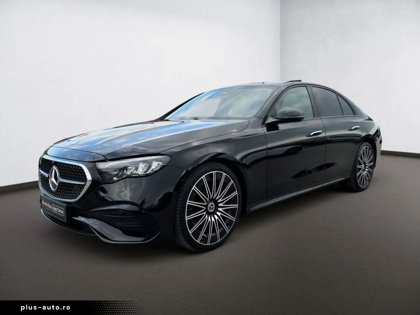 MERCEDES-BENZ E 220 d AMG Night SUPERSCREEN Pano Burm4D