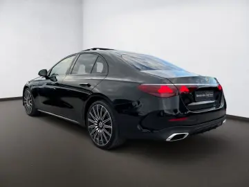MERCEDES-BENZ E 220 d AMG Night SUPERSCREEN Pano Burm4D