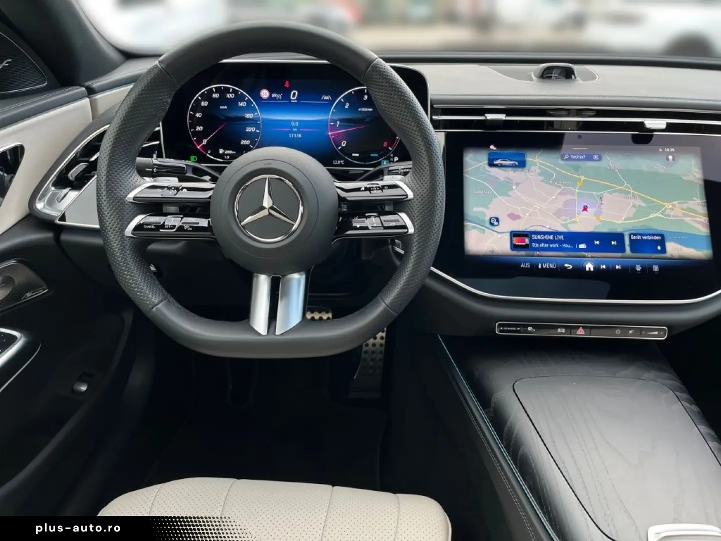 MERCEDES-BENZ E 220 d AMG Night SUPERSCREEN Pano Burm4D