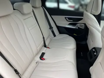 MERCEDES-BENZ E 220 d AMG Night SUPERSCREEN Pano Burm4D