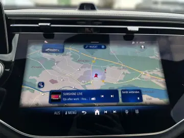 MERCEDES-BENZ E 220 d AMG Night SUPERSCREEN Pano Burm4D