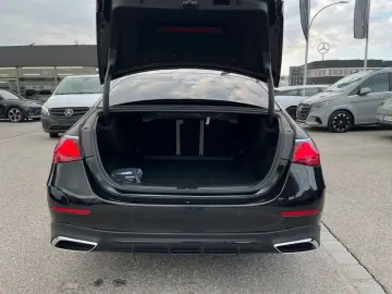 MERCEDES-BENZ E 220 d AMG Night SUPERSCREEN Pano Burm4D