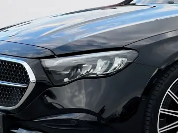 MERCEDES-BENZ E 220 d AMG Night SUPERSCREEN Pano Burm4D