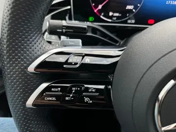 MERCEDES-BENZ E 220 d AMG Night SUPERSCREEN Pano Burm4D