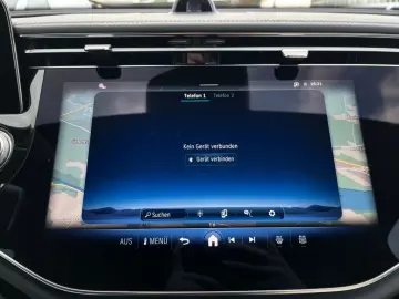 MERCEDES-BENZ E 220 d AMG Night SUPERSCREEN Pano Burm4D