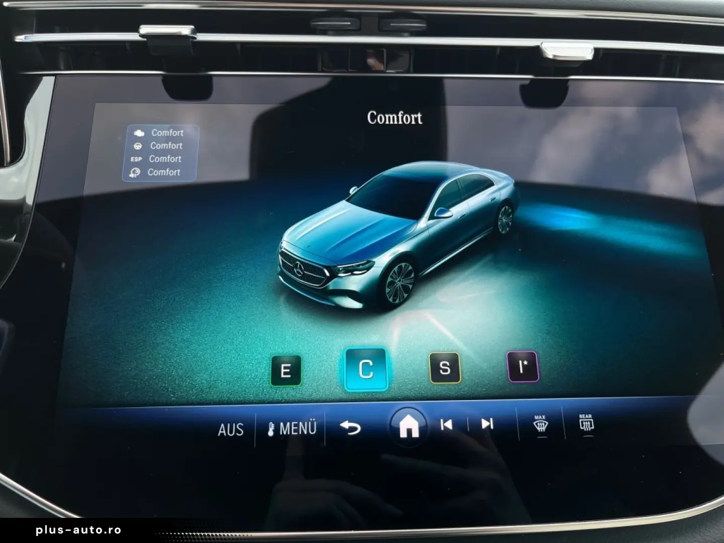 MERCEDES-BENZ E 220 d AMG Night SUPERSCREEN Pano Burm4D