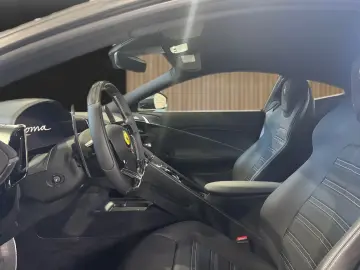 FERRARI Roma Carbon Grigio Silverstone JBL 8-fach