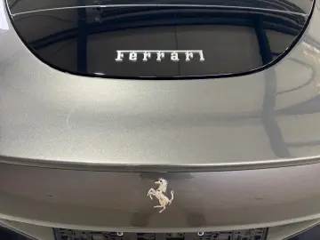FERRARI Roma Carbon Grigio Silverstone JBL 8-fach