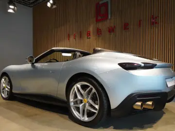FERRARI Roma 3.9 T V8 Spider 1.Hd U-frei Carbon-Lenkrad