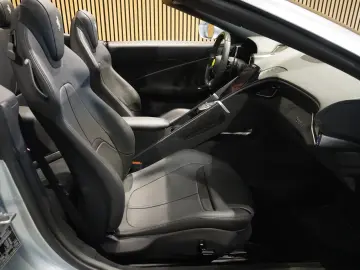 FERRARI Roma 3.9 T V8 Spider 1.Hd U-frei Carbon-Lenkrad