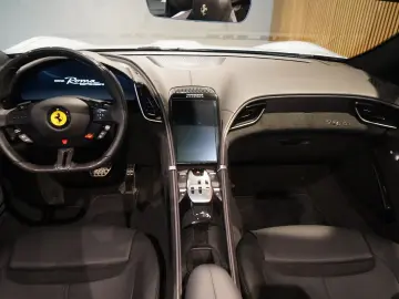 FERRARI Roma 3.9 T V8 Spider 1.Hd U-frei Carbon-Lenkrad
