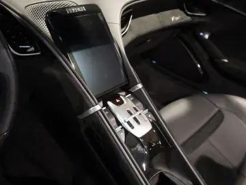 FERRARI Roma 3.9 T V8 Spider 1.Hd U-frei Carbon-Lenkrad