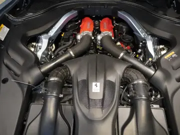 FERRARI Roma 3.9 T V8 Spider 1.Hd U-frei Carbon-Lenkrad