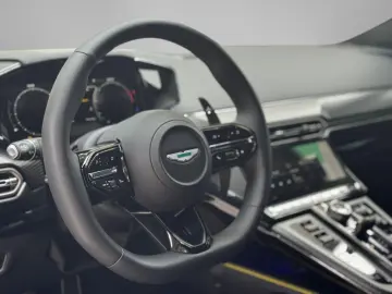 ASTON MARTIN V8 Vantage MY25