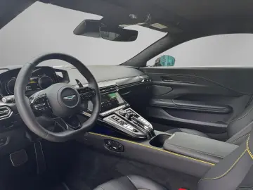 ASTON MARTIN V8 Vantage MY25