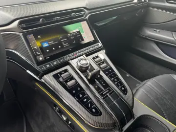 ASTON MARTIN V8 Vantage MY25