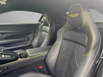 ASTON MARTIN V8 Vantage MY25