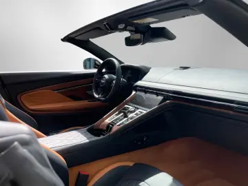 ASTON MARTIN DB12 4.0 V8 Volante