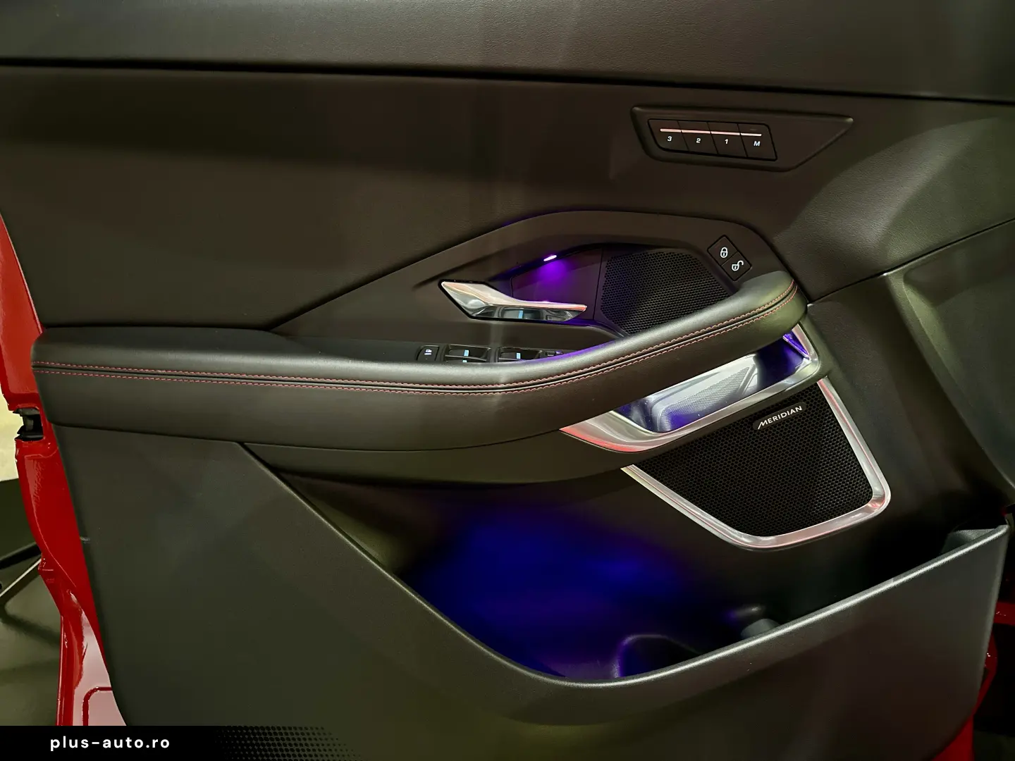 Jaguar E-Pace 1st Ed R-Dyn HUD MEM ACC Pano Merid Adapt.Susp