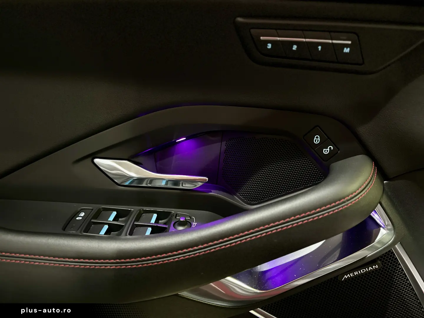 Jaguar E-Pace 1st Ed R-Dyn HUD MEM ACC Pano Merid Adapt.Susp