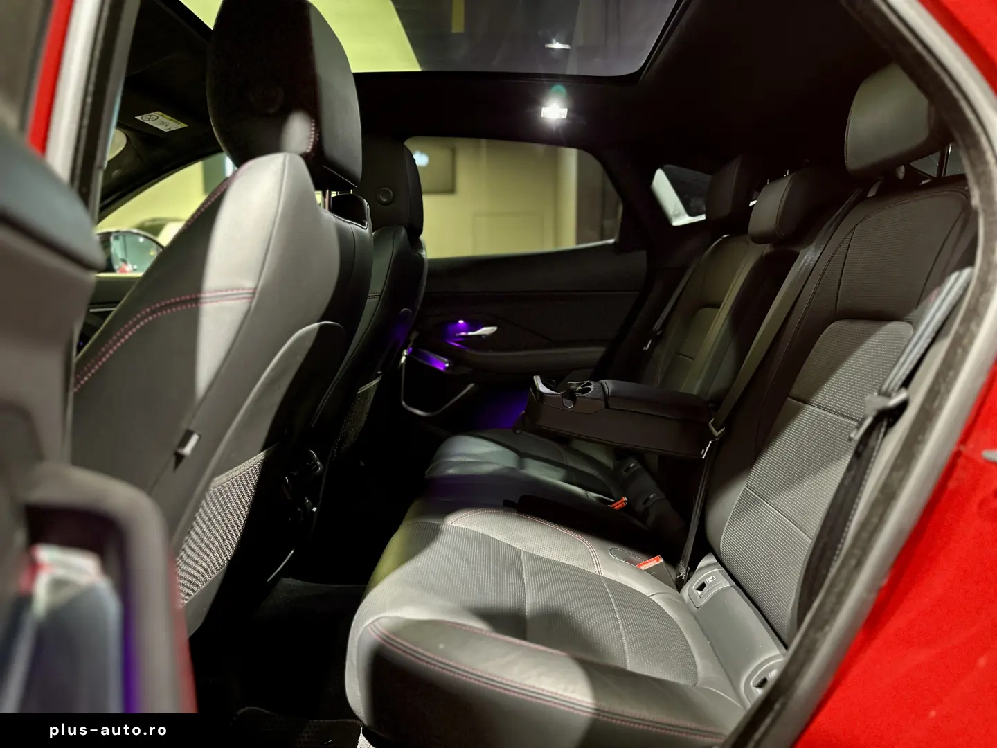 Jaguar E-Pace 1st Ed R-Dyn HUD MEM ACC Pano Merid Adapt.Susp
