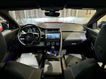 Jaguar E-Pace 1st Ed R-Dyn HUD MEM ACC Pano Merid Adapt.Susp