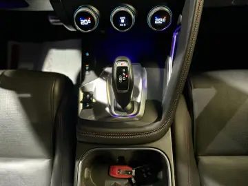 Jaguar E-Pace 1st Ed R-Dyn HUD MEM ACC Pano Merid Adapt.Susp