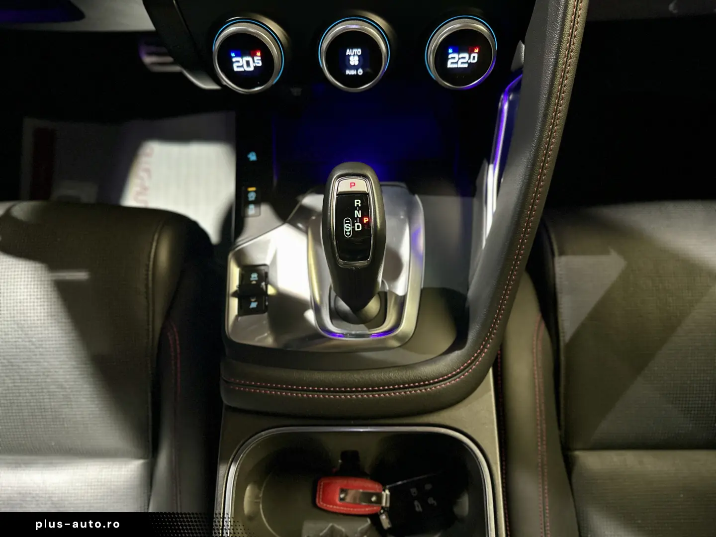 Jaguar E-Pace 1st Ed R-Dyn HUD MEM ACC Pano Merid Adapt.Susp
