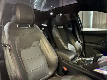 Jaguar E-Pace 1st Ed R-Dyn HUD MEM ACC Pano Merid Adapt.Susp
