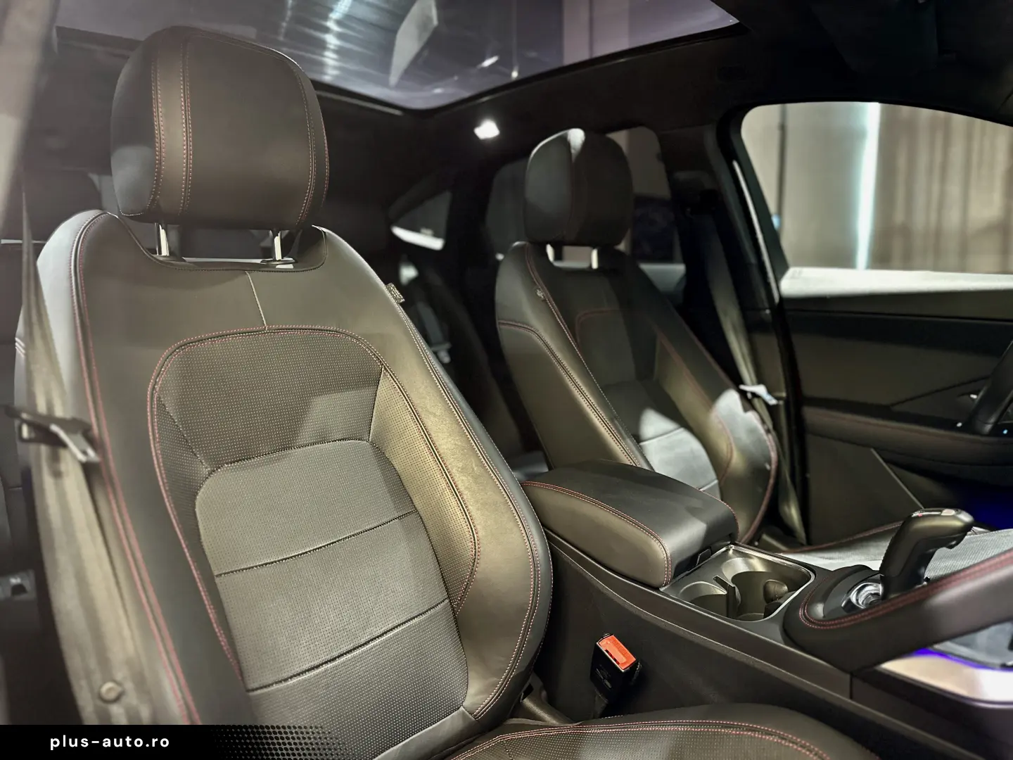 Jaguar E-Pace 1st Ed R-Dyn HUD MEM ACC Pano Merid Adapt.Susp