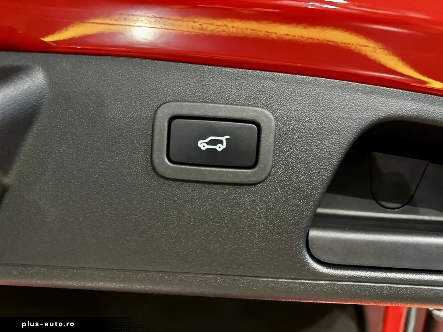 Jaguar E-Pace 1st Ed R-Dyn HUD MEM ACC Pano Merid Adapt.Susp