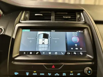 Jaguar E-Pace 1st Ed R-Dyn HUD MEM ACC Pano Merid Adapt.Susp