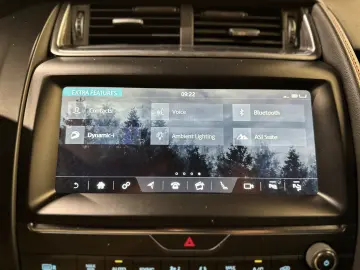 Jaguar E-Pace 1st Ed R-Dyn HUD MEM ACC Pano Merid Adapt.Susp