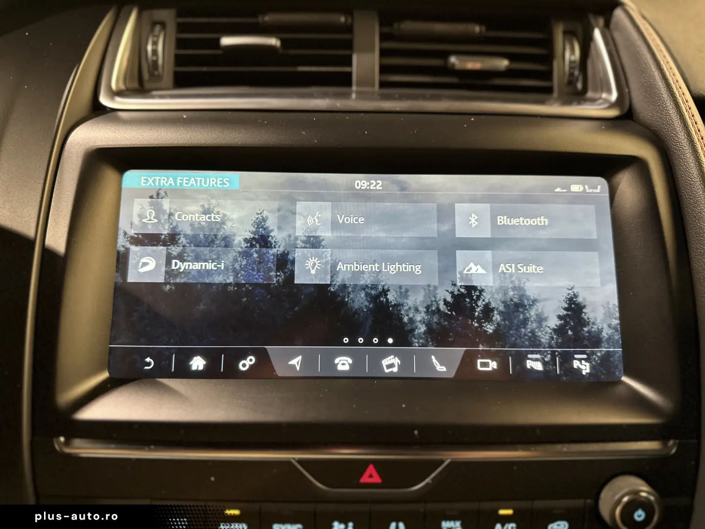 Jaguar E-Pace 1st Ed R-Dyn HUD MEM ACC Pano Merid Adapt.Susp