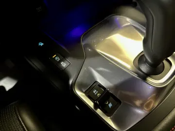 Jaguar E-Pace 1st Ed R-Dyn HUD MEM ACC Pano Merid Adapt.Susp