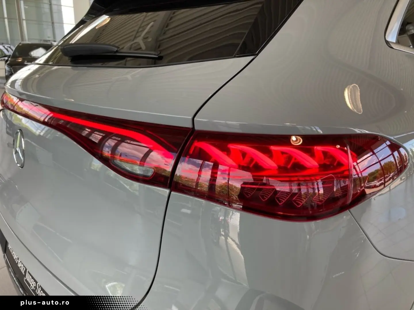 MERCEDES-BENZ EQE 300 SUV AMG AHK PANO Burmester Air&hellip;