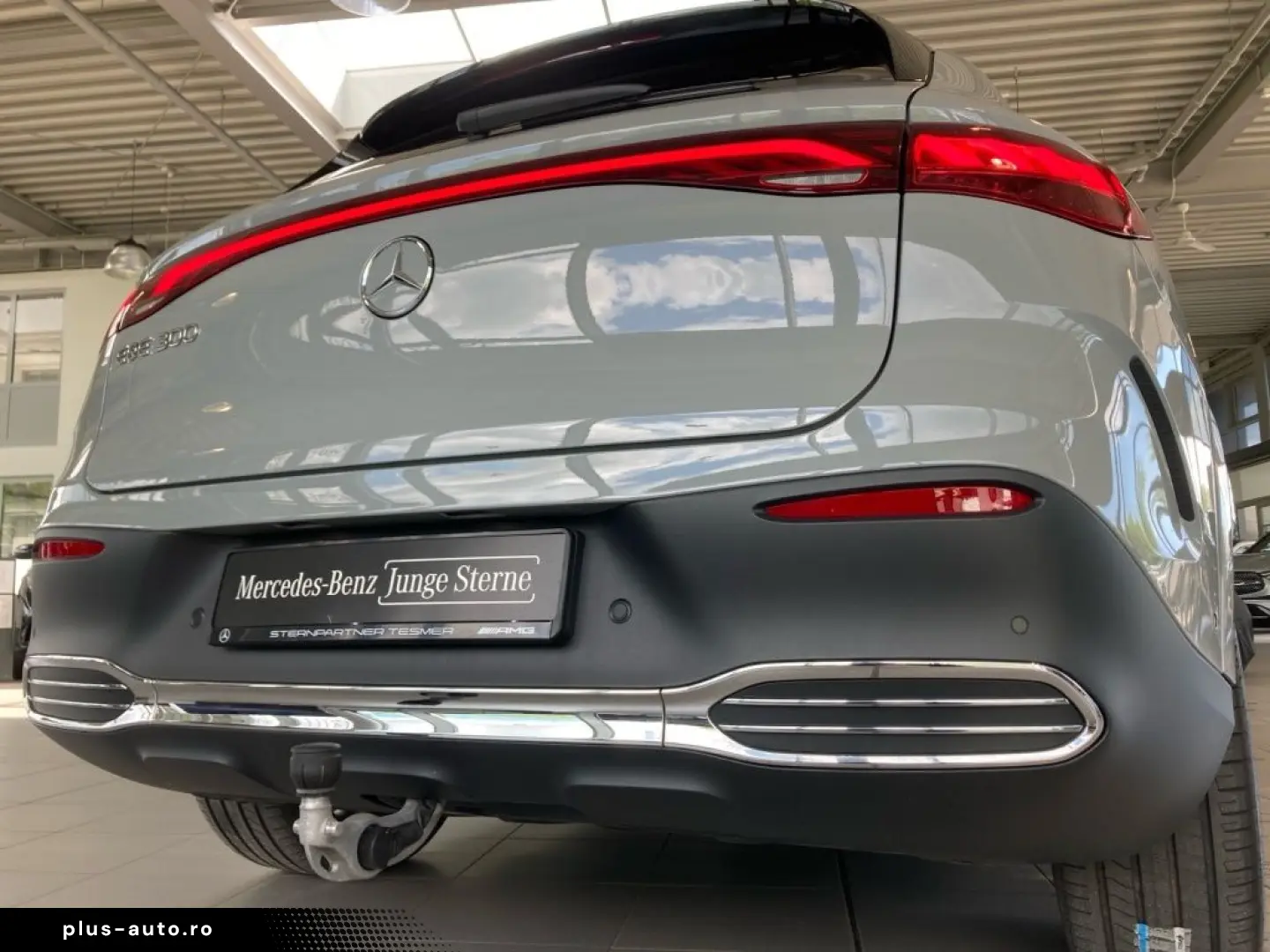 MERCEDES-BENZ EQE 300 SUV AMG AHK PANO Burmester Air&hellip;