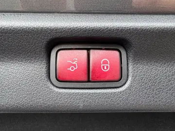 MERCEDES-BENZ EQE 300 AMG NAVI PANO LED KAM DISTR ME&hellip;