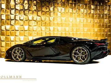Lamborghini Revuelto  CARBON PASSANGER DISPLAY COMFORT SEATS