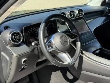 MERCEDES-BENZ GLC 200 4-M Avantgarde AHK R-Kam T-Led…
