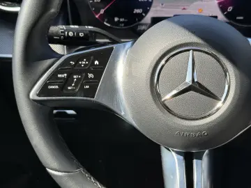 MERCEDES-BENZ GLC 200 4-M Avantgarde AHK R-Kam T-Led…