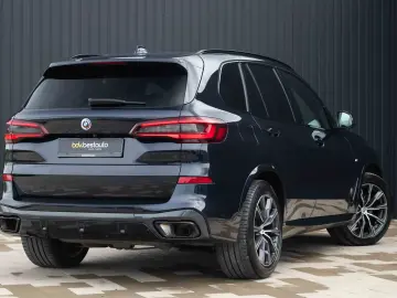 BMW X5 xDrive30d 50 Jahre M-Sport