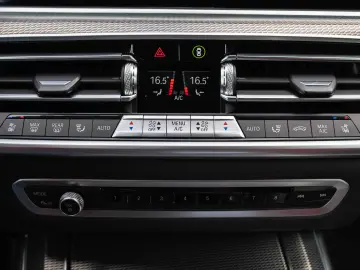 BMW X5 xDrive30d 50 Jahre M-Sport